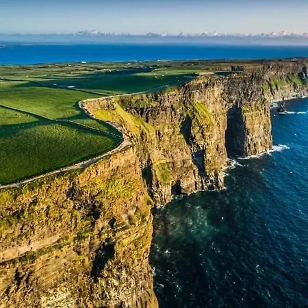 Windswept Loft, 16km To Cliffs Of Moher * Lisdoonvarna
