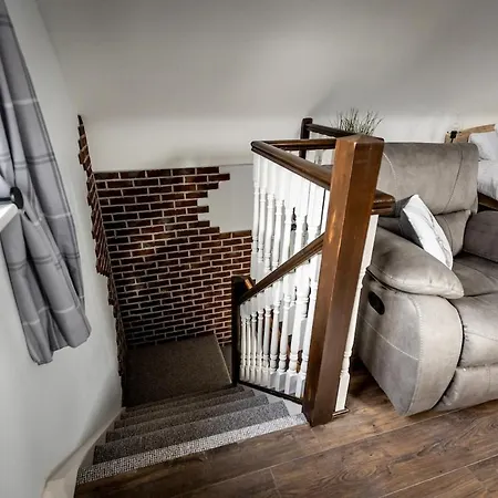 Windswept Loft, 16km To Cliffs Of Moher Apartman *